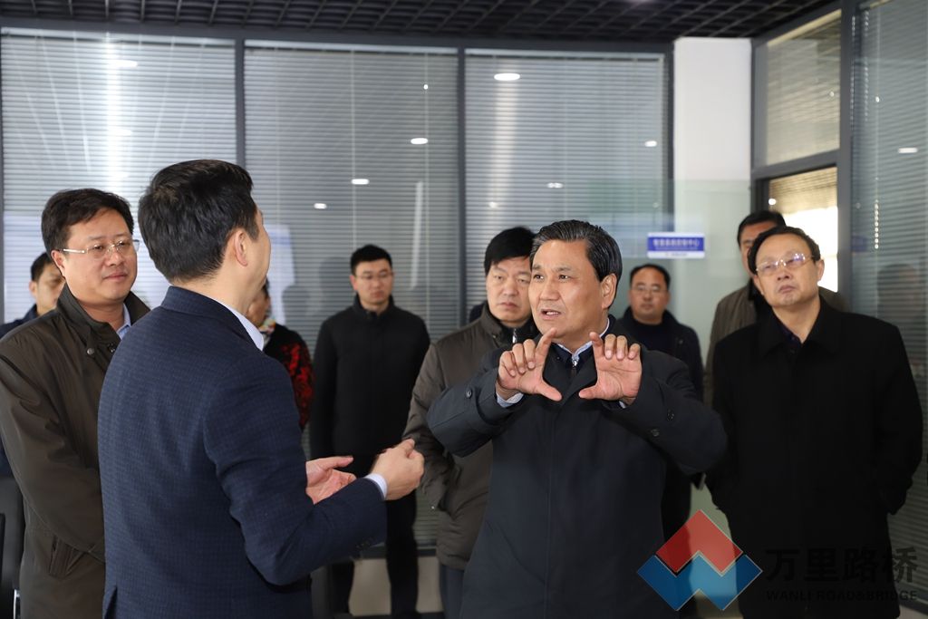 許昌市委書記武國定蒞臨萬里路橋集團德通公司視察調(diào)研