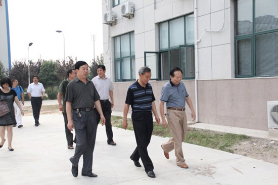 河南省知識產(chǎn)權局局長郭民生蒞臨公司視察知識產(chǎn)權保護工作