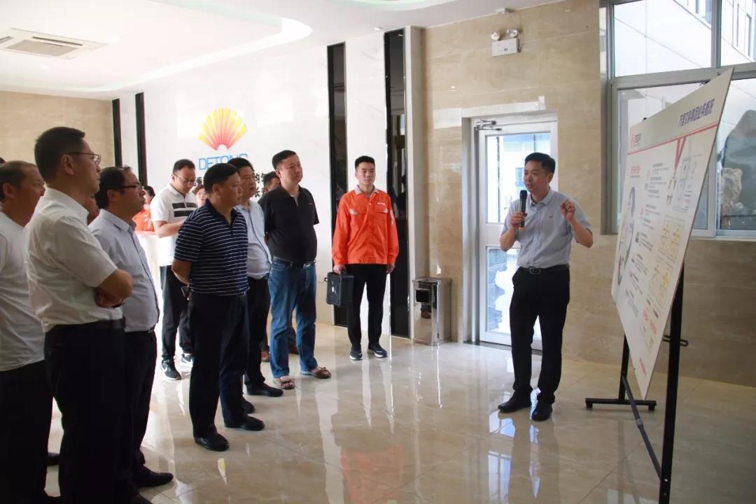 云南嵩明縣領(lǐng)導(dǎo)李友華蒞臨萬(wàn)里交科調(diào)研指導(dǎo)
