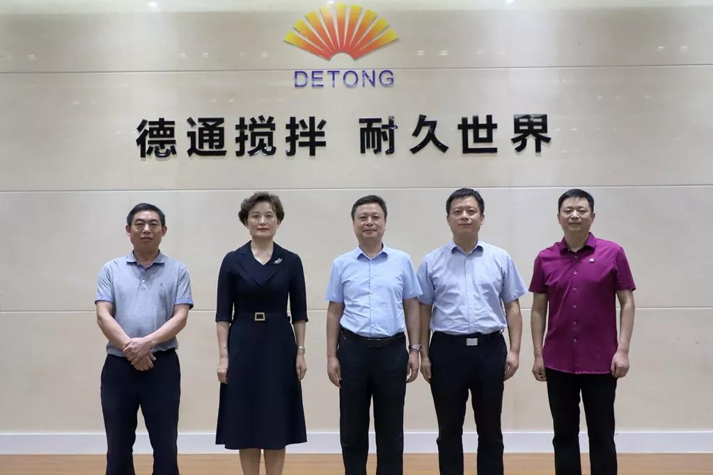 河南省科技廳副廳長陳志強蒞臨萬里交科調(diào)研指導(dǎo)