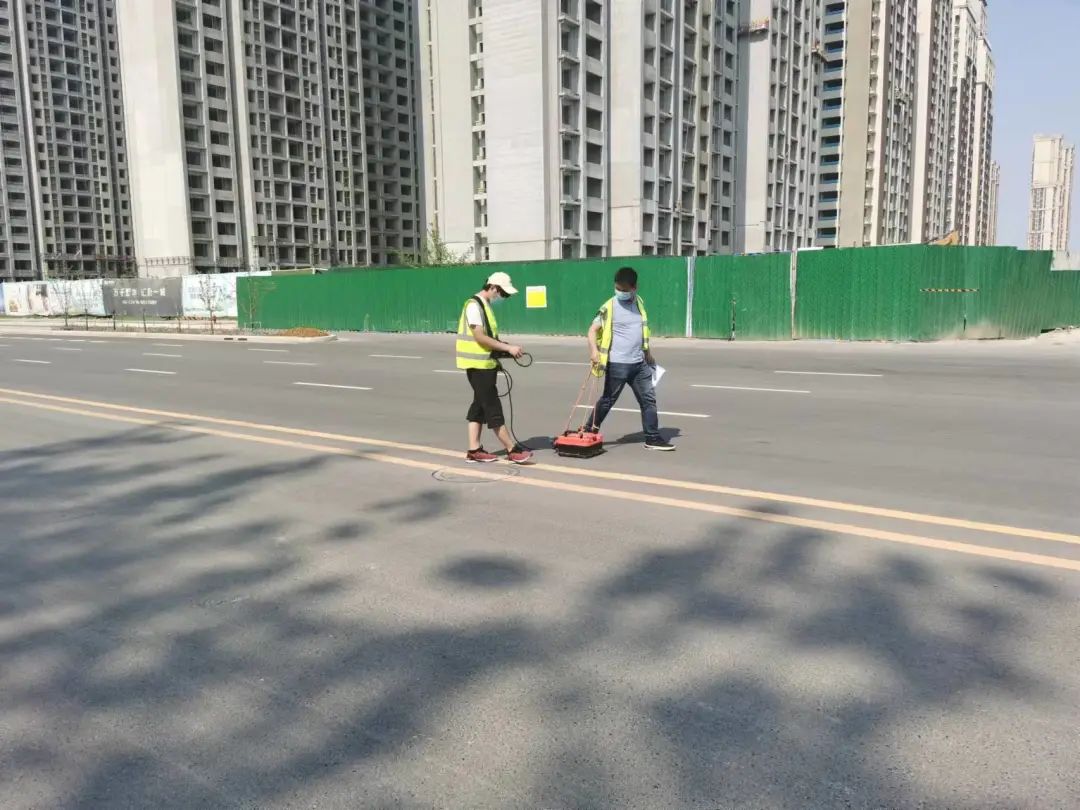 【施工動(dòng)態(tài)】無損檢測-鄭州市垂柳路空洞檢測