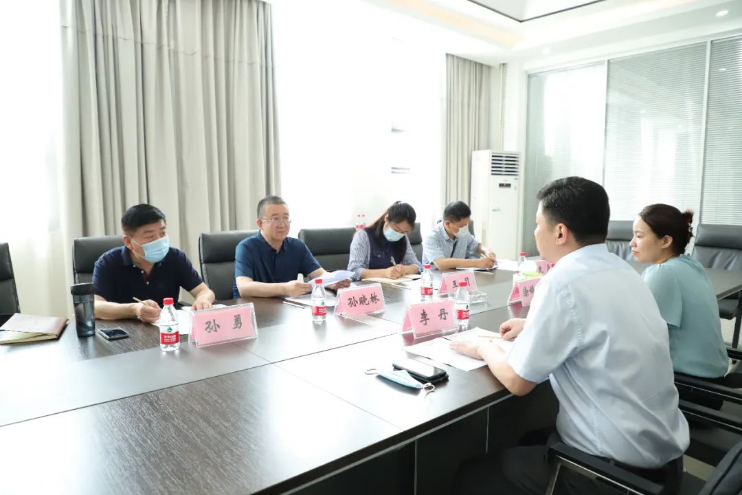河南省“萬(wàn)人助萬(wàn)企”第十工作組副組長(zhǎng)孫曉林一行蒞臨萬(wàn)里交科調(diào)研指導(dǎo)