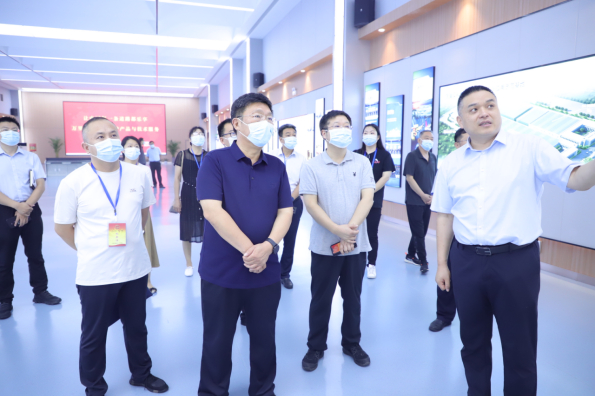 魏都區(qū)區(qū)人大常委會(huì)副主任趙永靖率調(diào)研組蒞臨萬(wàn)里交科調(diào)研