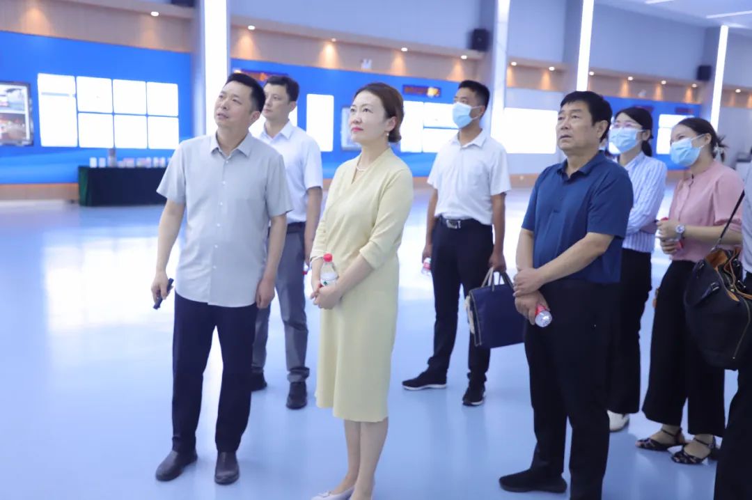 河南省交通運(yùn)輸廳科技處領(lǐng)導(dǎo)蒞臨萬(wàn)里交科智能制造產(chǎn)業(yè)園調(diào)研指導(dǎo)工作