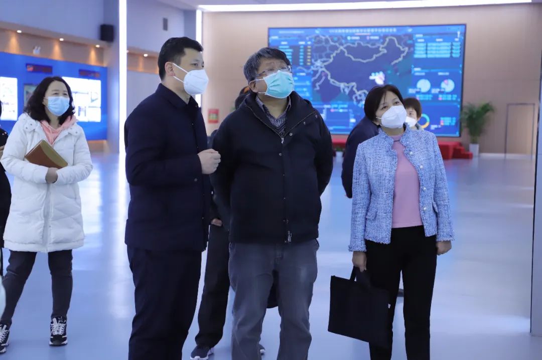 省工信廳領(lǐng)導(dǎo)率隊調(diào)研萬里交科產(chǎn)業(yè)技術(shù)基礎(chǔ)公共服務(wù)平臺建設(shè)情況