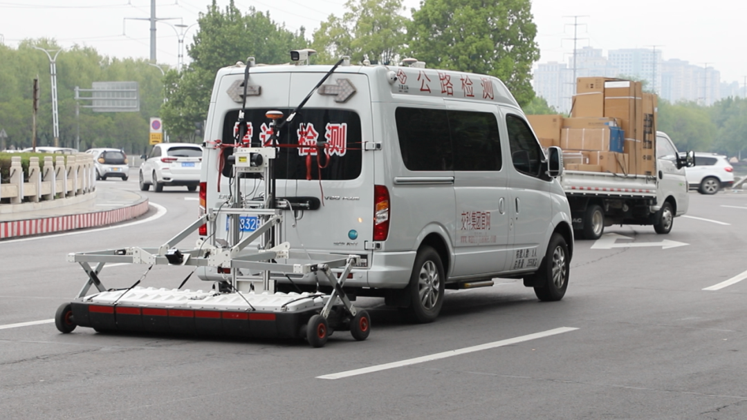 蓮城大道做“體檢”，萬里交科無損檢測(cè)團(tuán)隊(duì)為道路暢通保駕護(hù)航