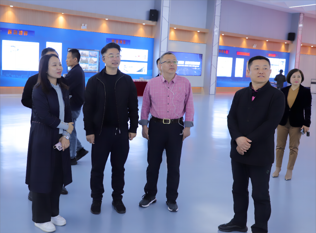 民航華北地區(qū)監(jiān)督站王瑨站長帶隊蒞臨萬里交科智能制造產(chǎn)業(yè)園考察交流